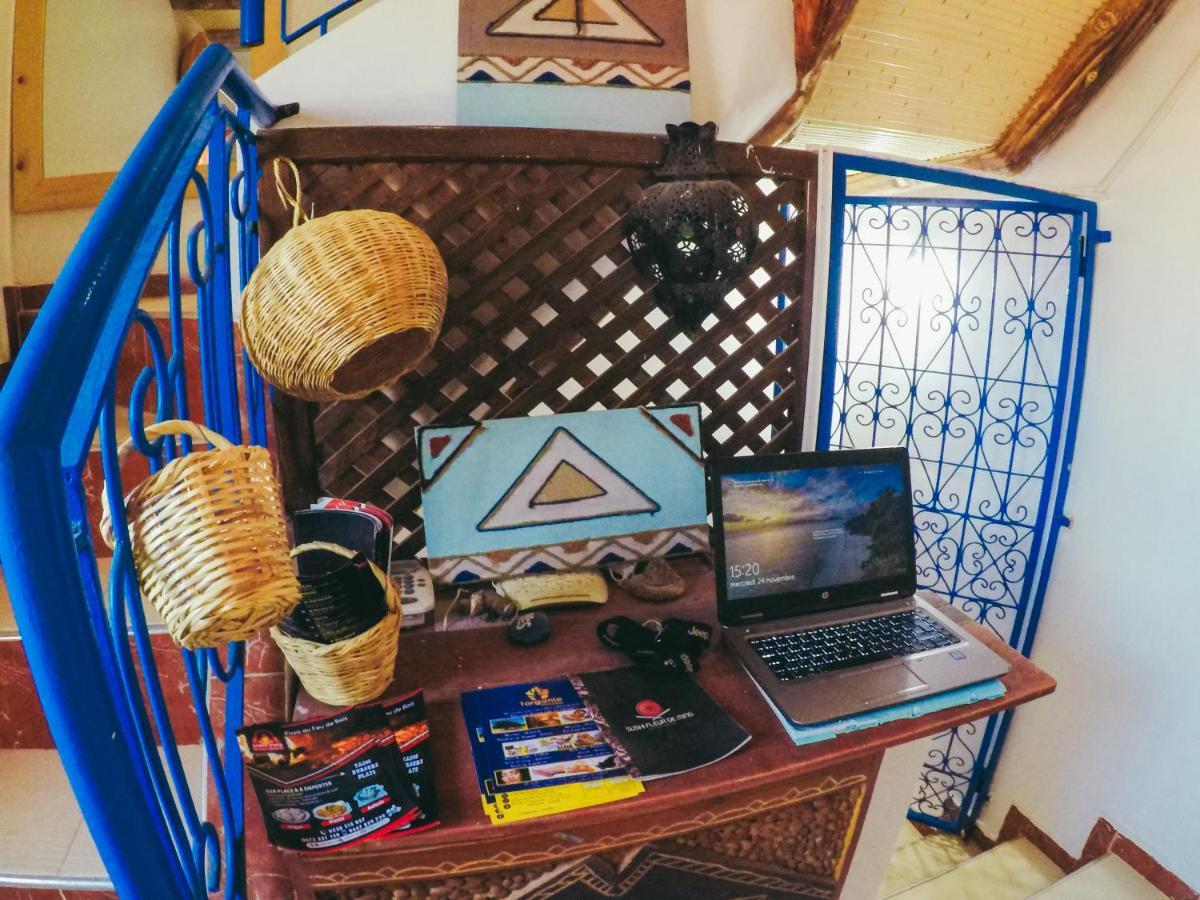 Tamraght White Hostel Bagian luar foto
