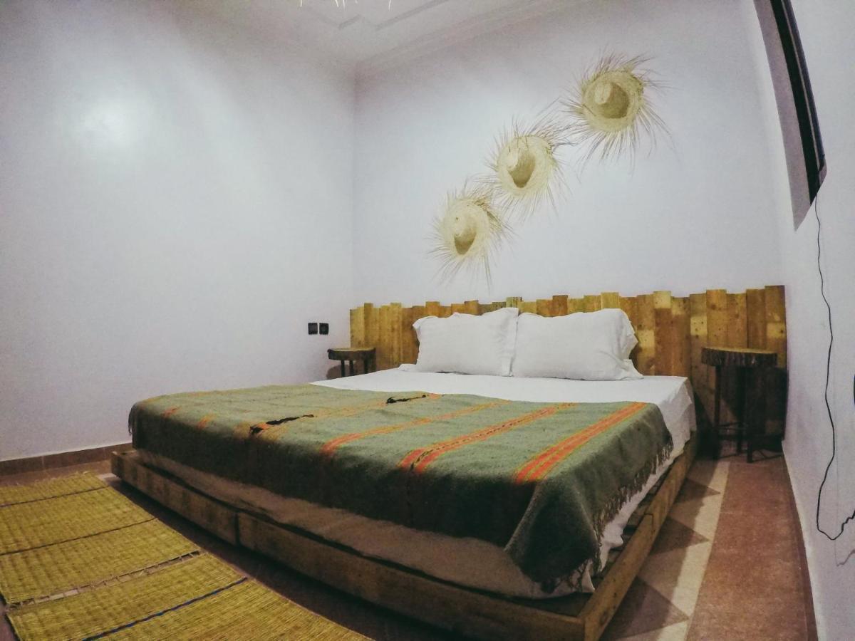 Tamraght White Hostel Bagian luar foto