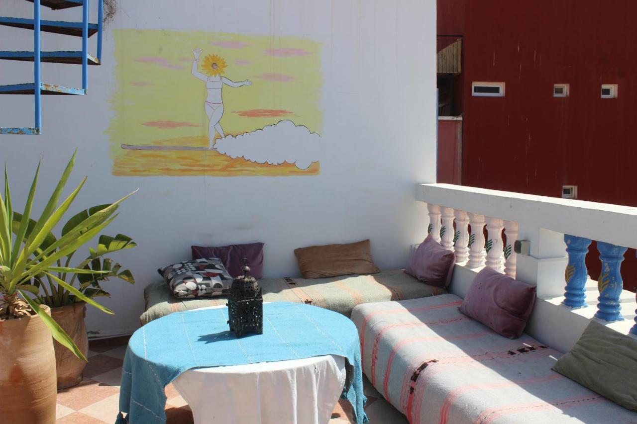 Tamraght White Hostel Bagian luar foto
