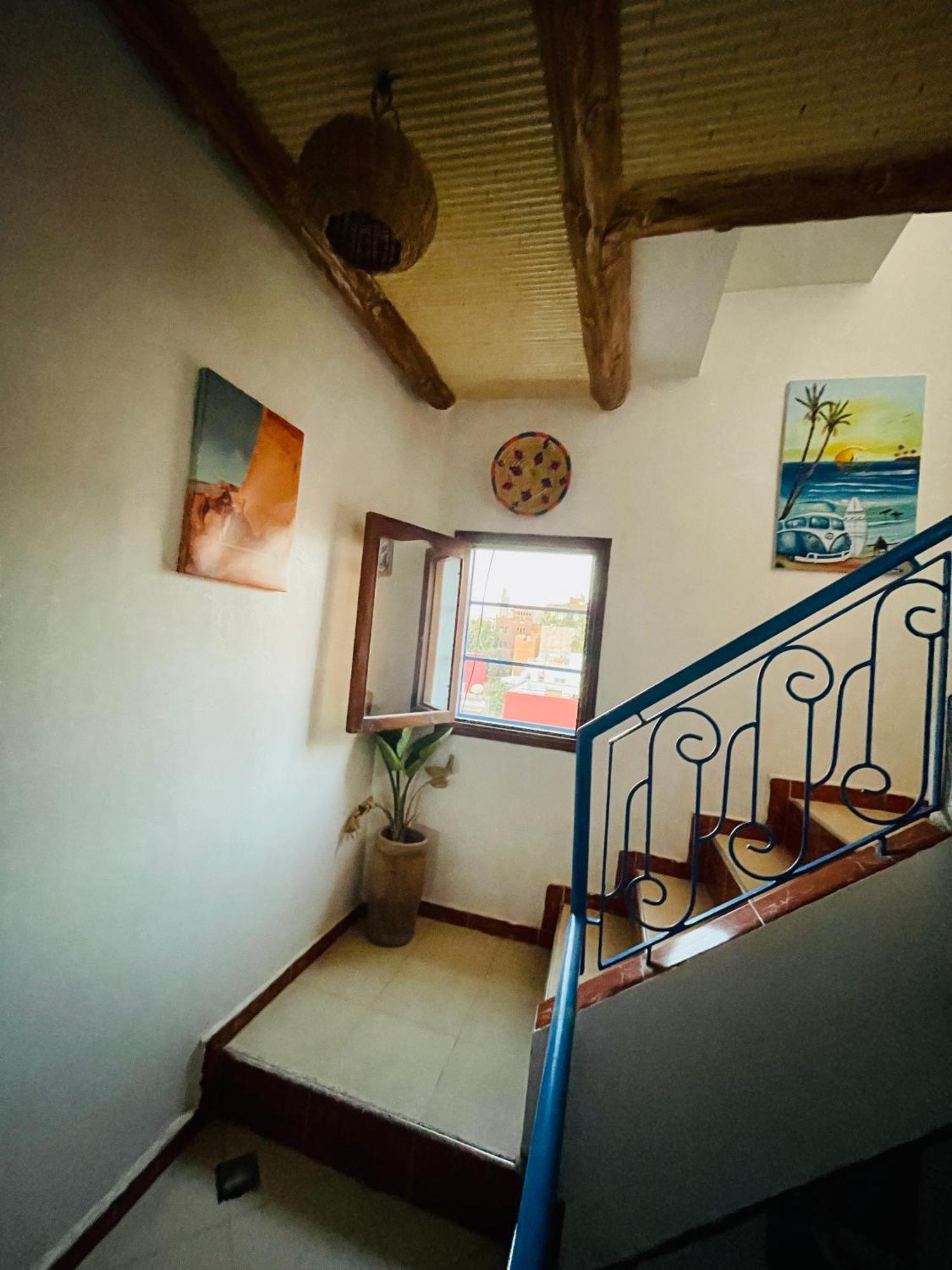 Tamraght White Hostel Bagian luar foto