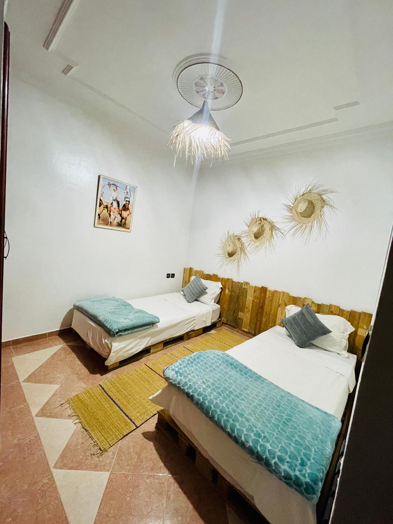 Tamraght White Hostel Bagian luar foto